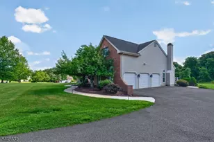 9 Meadow Run Rd, Holland Township, NJ 08848 - Photo 5