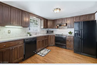 41 Summit Rd, Sparta Township, NJ 07871 - Photo 7