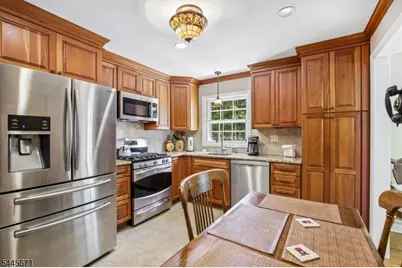 39 Whitney Dr, Berkeley Heights Township, NJ 07922 - Photo 25
