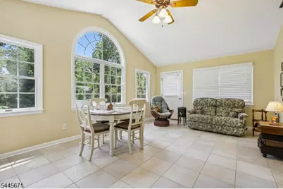 39 Whitney Dr, Berkeley Heights Township, NJ 07922 - Photo 13