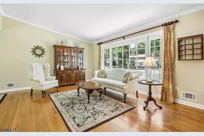 39 Whitney Dr, Berkeley Heights Township, NJ 07922 - Photo 5