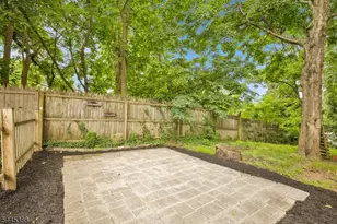 2 Cottage Pl, Morristown, NJ 07960 - Photo 17