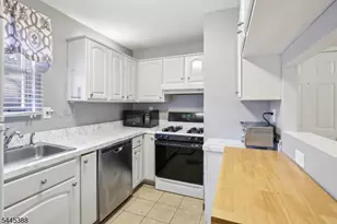 2 Cottage Pl, Morristown, NJ 07960 - Photo 7