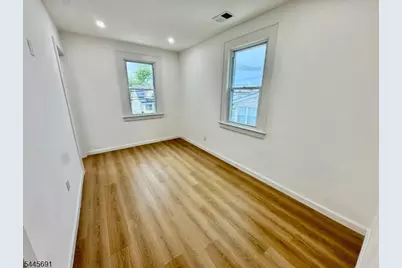 662 Selfmaster Pkwy, Union Township, NJ 07083 - Photo 17