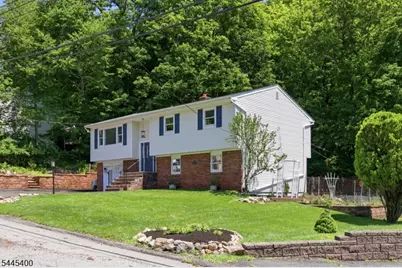 307 Nariticong Ave, Hopatcong, NJ 07843 - Photo 3