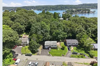 307 Nariticong Ave, Hopatcong, NJ 07843 - Photo 39