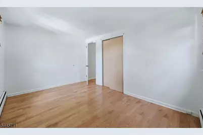 10 N Washington Ave, Woodbridge Township, NJ 07067 - Photo 25