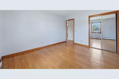 10 N Washington Ave, Woodbridge Township, NJ 07067 - Photo 9