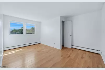 10 N Washington Ave, Woodbridge Township, NJ 07067 - Photo 23