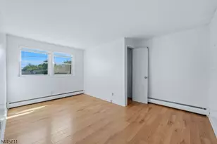 10 N Washington Ave, Woodbridge Township, NJ 07067 - Photo 23