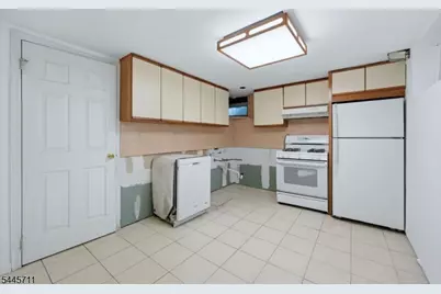 10 N Washington Ave, Woodbridge Township, NJ 07067 - Photo 29