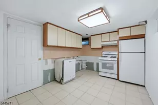 10 N Washington Ave, Woodbridge Township, NJ 07067 - Photo 29