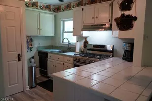 59 Pine St, Midland Park, NJ 07432 - Photo 5