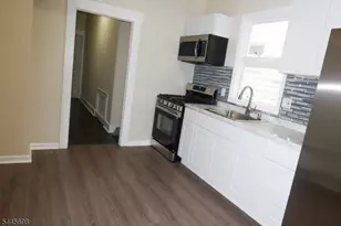 89 Van Riper Ave, Clifton, NJ 07011 - Photo 3