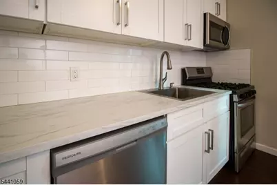 18 The Cres, Montclair, NJ 07042 - Photo 5