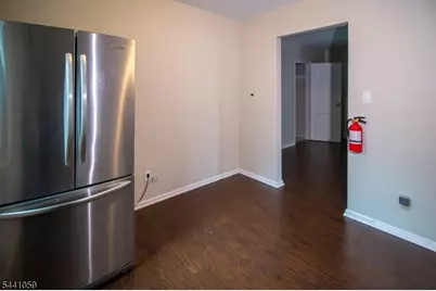 18 The Cres, Montclair, NJ 07042 - Photo 3