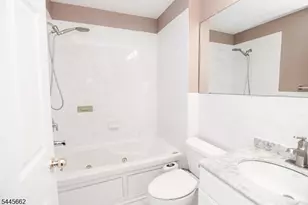 49 Stuyvesant Ave, Lyndhurst Township, NJ 07071 - Photo 17