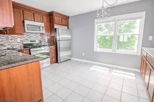 49 Stuyvesant Ave, Lyndhurst Township, NJ 07071 - Photo 5
