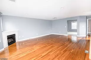 49 Stuyvesant Ave, Lyndhurst Township, NJ 07071 - Photo 9