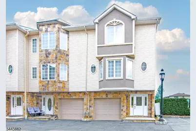 49 Stuyvesant Ave #16, Lyndhurst Township, NJ 07071 - Photo 1