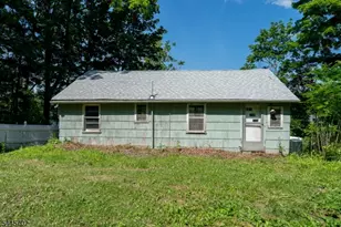 19 Lake Grinnell Ln, Sparta Township, NJ 07871 - Photo 17