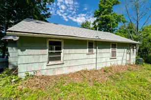 19 Lake Grinnell Ln, Sparta Township, NJ 07871 - Photo 3