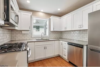 11 Woodward Ave, Bloomingdale, NJ 07403 - Photo 11