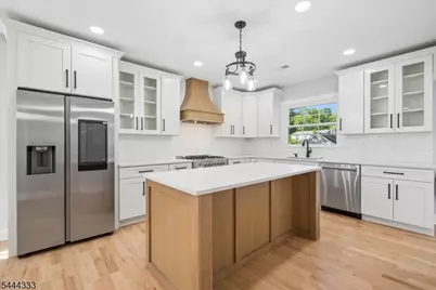 18 Burchfield Ave, Cranford Township, NJ 07016 - Photo 11