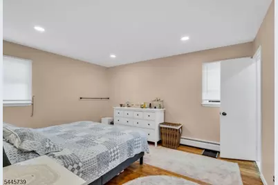 33 Oak Ave, Pequannock Township, NJ 07440 - Photo 13