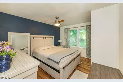 30 Tobyhanna Trl, Hopatcong, NJ 07843 - Photo 11