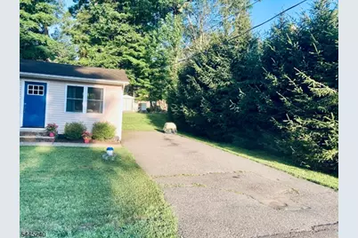 30 Tobyhanna Trl, Hopatcong, NJ 07843 - Photo 3