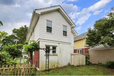 140 Valentine Pl, Woodbridge Township, NJ 07095 - Photo 25