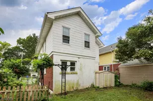 140 Valentine Pl, Woodbridge Township, NJ 07095 - Photo 25
