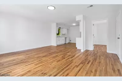 328-330 Hawthorne Ave, Newark, NJ 07112 - Photo 9