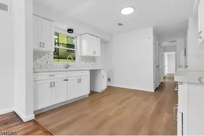 328-330 Hawthorne Ave, Newark, NJ 07112 - Photo 11