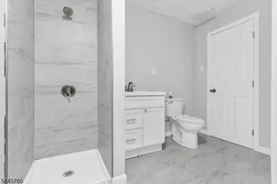 328-330 Hawthorne Ave, Newark, NJ 07112 - Photo 17