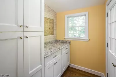 16 Chester Place, Chester, NJ 07930 - Photo 7