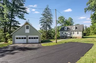 16 Chester Pl, Chester, NJ 07930 - Photo 11