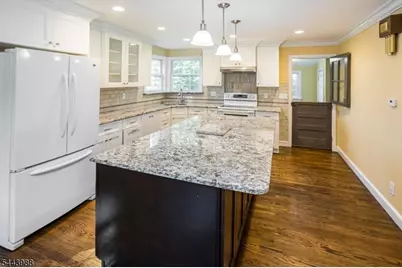 16 Chester Place, Chester, NJ 07930 - Photo 9