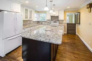 16 Chester Pl, Chester, NJ 07930 - Photo 9