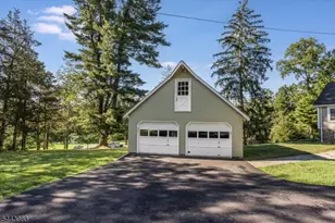 16 Chester Pl, Chester, NJ 07930 - Photo 3