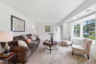 264 Vanderveer Rd, Bridgewater, NJ 08807 - Photo 3