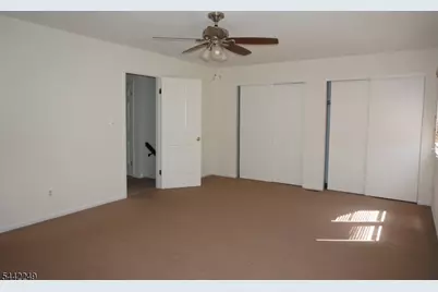 10 Hemlock Ct, Raritan Township, NJ 08822 - Photo 9