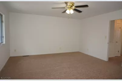 10 Hemlock Ct, Raritan Township, NJ 08822 - Photo 13