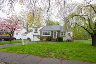 30 Chestnut Hill Pl, Glen Ridge, NJ 07028 - Photo 1