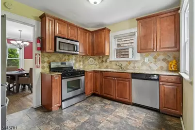 585 Ridge St, Newark, NJ 07104 - Photo 11