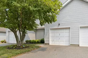 44 Lancelot Dr, Berkeley Heights Township, NJ 07922 - Photo 3