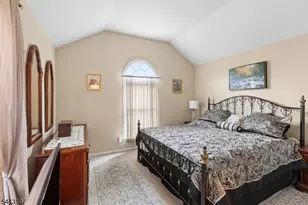 44 Lancelot Dr, Berkeley Heights Township, NJ 07922 - Photo 17