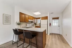 7 Westchester Terrace, Clinton Township, NJ 08801 - Photo 3