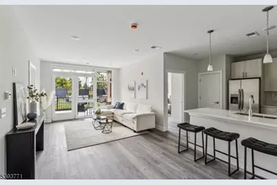 140 W Webster Ave #114, Roselle Park, NJ 07204 - Photo 1